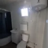 Petite maison avec salle de bain et cuisine