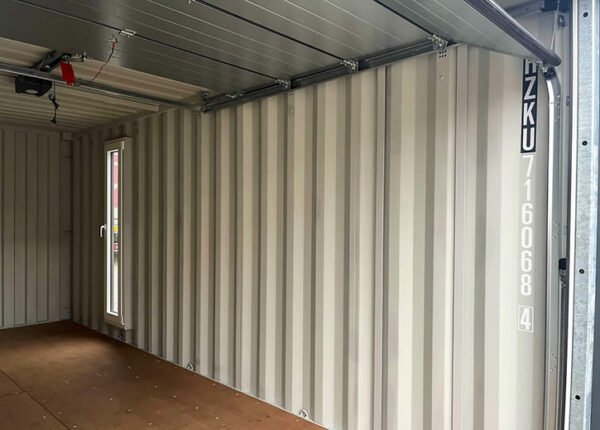 Conteneur Maritime 20′ avec Portes Sectionnelles intérieur
